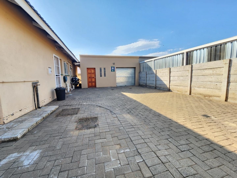 3 Bedroom Property for Sale in Rhodesdene Northern Cape